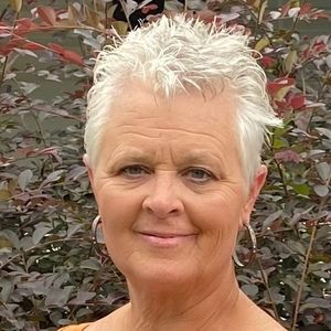Meet your Posher, Sharon